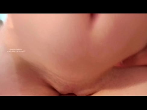 ❤️ Dormindo no quarto da minha irmã e foi assim que acordei ❤❌ Porno duro em nós ❌❤